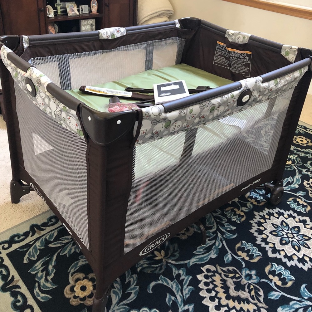 Baby crib